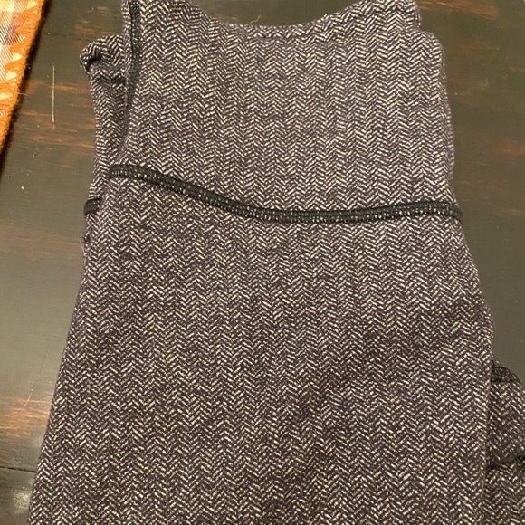 Lululemon leggings size 4! Worn only a handful of time full length and warm! - Picture 3 of 3